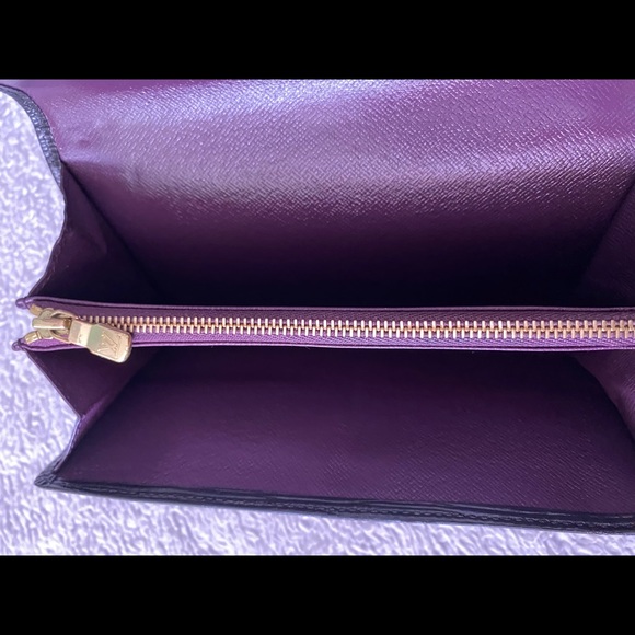 AUTHENTIC LOUIS VUITTON EPI BLACK LONG WALLET - Picture 6 of 10